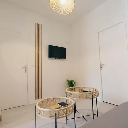 Verdant Oasis - Proche Du Centre - Wifi Gratuit - Parking A Proximite Apartmán *