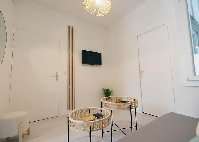 Verdant Oasis - Proche Du Centre - Wifi Gratuit - Parking A Proximite شقة *