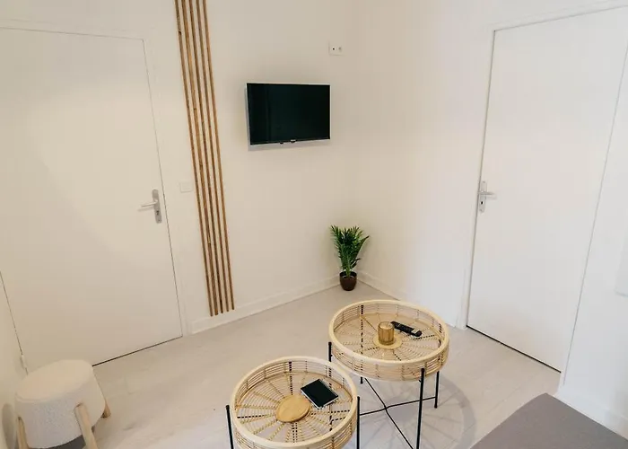 Verdant Oasis - Proche Du Centre - Wifi Gratuit - Parking A Proximite *